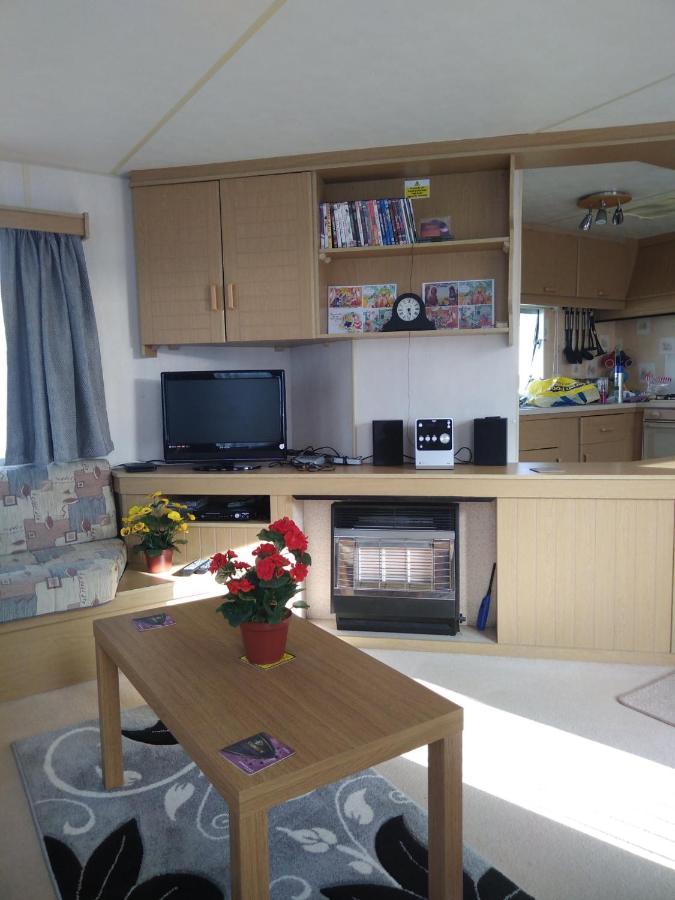 6 Birth Family Holiday Caravan Ingoldmells 10 Mins Walk To The Beach And Fantasy Island And Its Huge 7 Day Market,Easy Route To Skegness By Car Or Bus Bedding Provided Villa Exterior photo