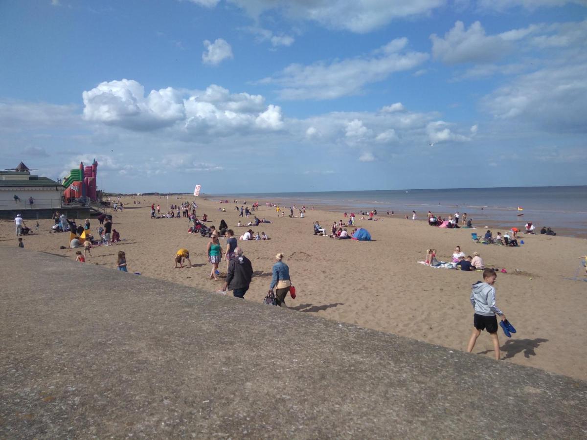 6 Birth Family Holiday Caravan Ingoldmells 10 Mins Walk To The Beach And Fantasy Island And Its Huge 7 Day Market,Easy Route To Skegness By Car Or Bus Bedding Provided Villa Exterior photo