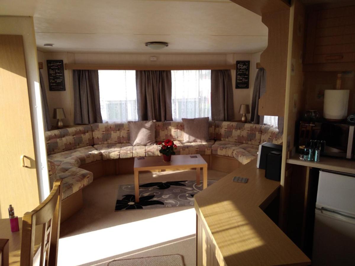 6 Birth Family Holiday Caravan Ingoldmells 10 Mins Walk To The Beach And Fantasy Island And Its Huge 7 Day Market,Easy Route To Skegness By Car Or Bus Bedding Provided Villa Exterior photo