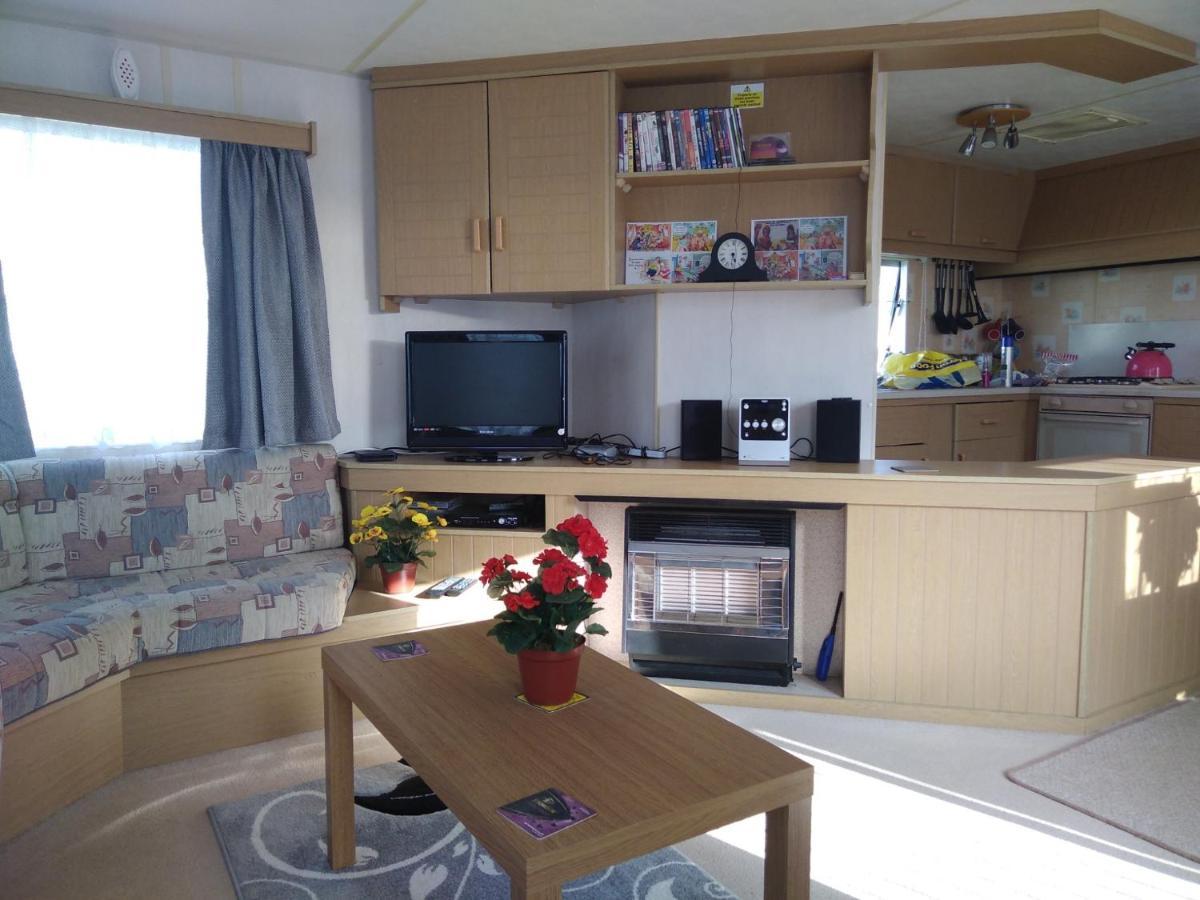 6 Birth Family Holiday Caravan Ingoldmells 10 Mins Walk To The Beach And Fantasy Island And Its Huge 7 Day Market,Easy Route To Skegness By Car Or Bus Bedding Provided Villa Exterior photo