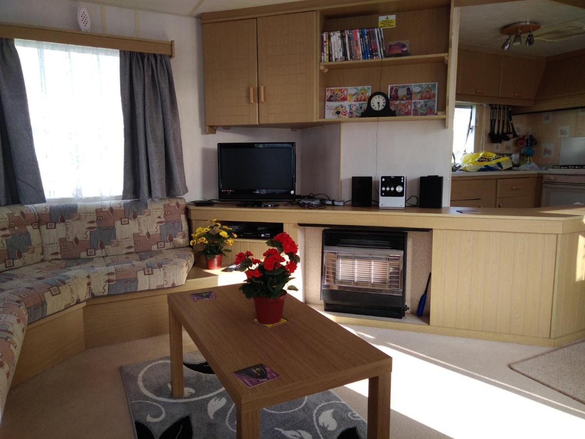 6 Birth Family Holiday Caravan Ingoldmells 10 Mins Walk To The Beach And Fantasy Island And Its Huge 7 Day Market,Easy Route To Skegness By Car Or Bus Bedding Provided Villa Exterior photo