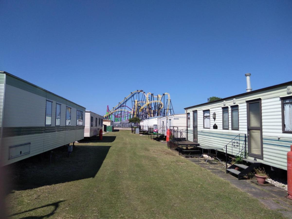 6 Birth Family Holiday Caravan Ingoldmells 10 Mins Walk To The Beach And Fantasy Island And Its Huge 7 Day Market,Easy Route To Skegness By Car Or Bus Bedding Provided Villa Exterior photo