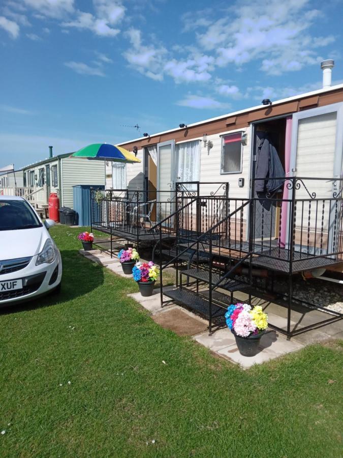 6 Birth Family Holiday Caravan Ingoldmells 10 Mins Walk To The Beach And Fantasy Island And Its Huge 7 Day Market,Easy Route To Skegness By Car Or Bus Bedding Provided Villa Exterior photo