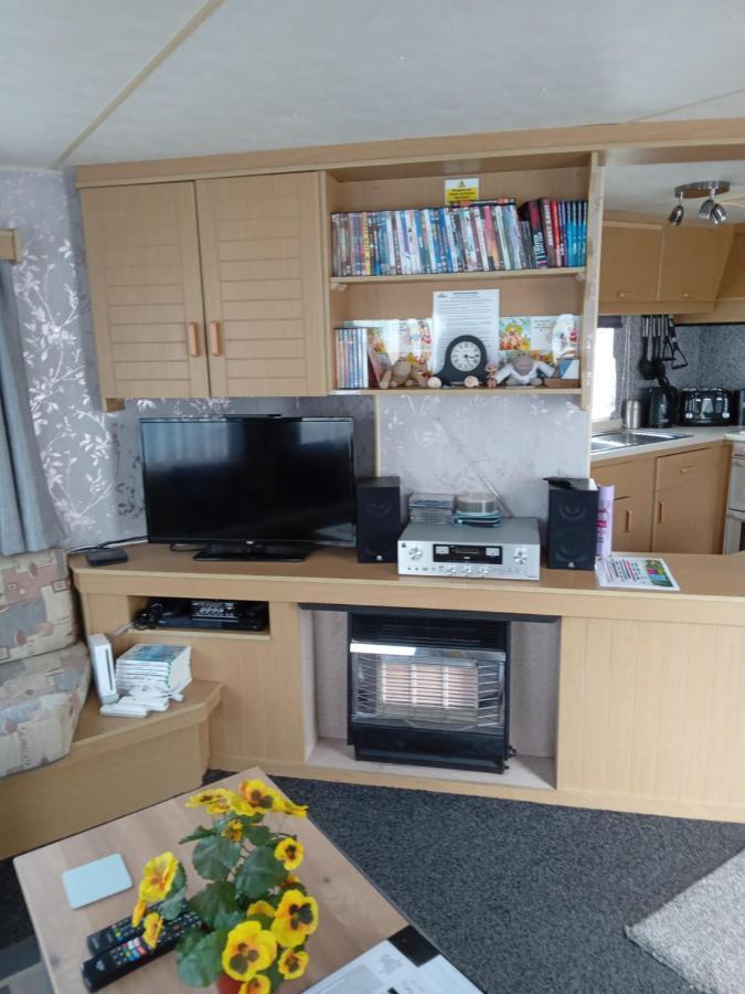 6 Birth Family Holiday Caravan Ingoldmells 10 Mins Walk To The Beach And Fantasy Island And Its Huge 7 Day Market,Easy Route To Skegness By Car Or Bus Bedding Provided Villa Exterior photo